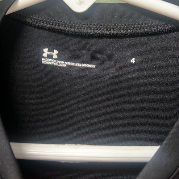 Under Armour Toddler Boy size 4 dry-fit longsleeve tee, like new condition - Picture 2 of 3